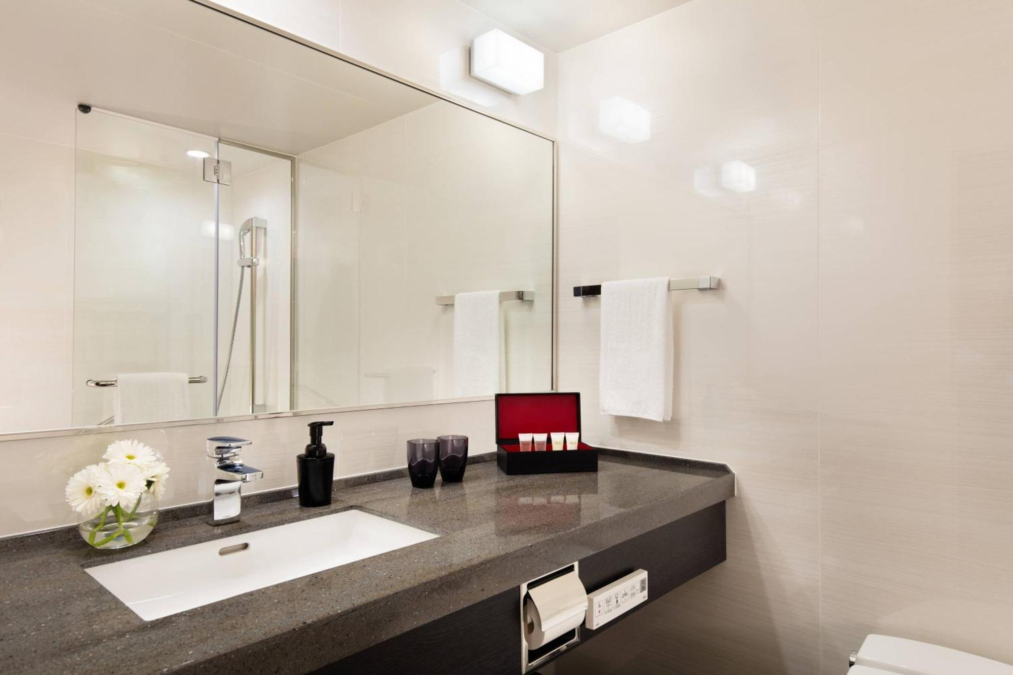 فندق كورتيارد باي ماريوت شين أوساكا ستيشن المظهر الخارجي الصورة Bathroom